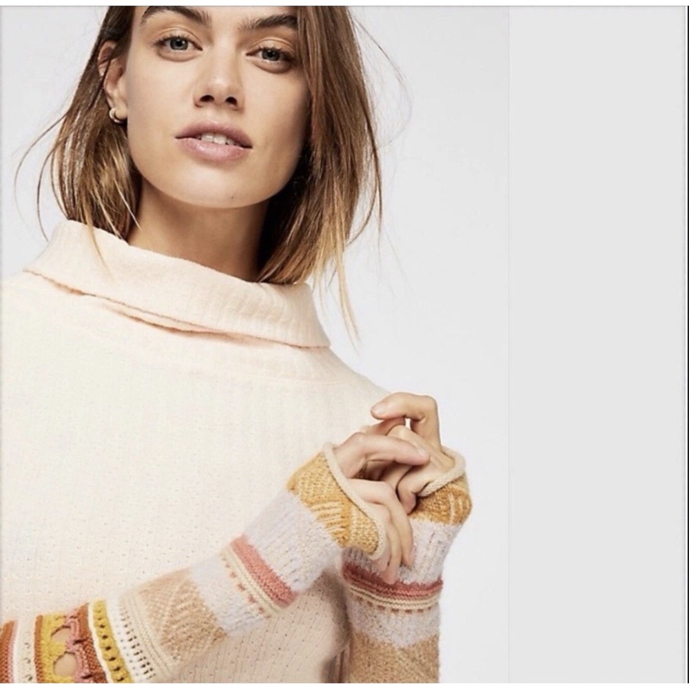 Free People Mixed Up Cuff Thermal‎ Peach Mixed Media Sleeves Large